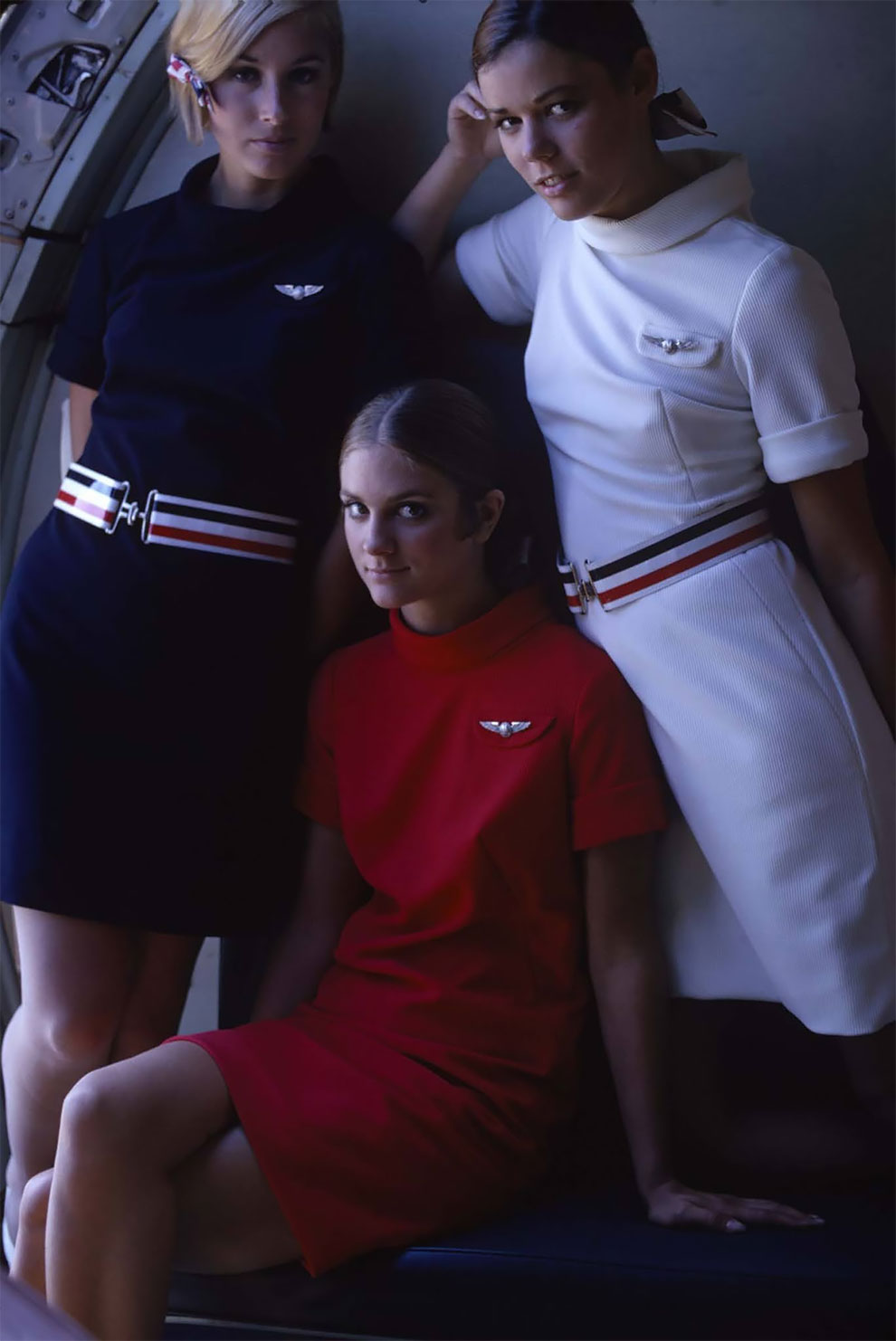 "Pemandangan dari Atas": Pandangan Historis di The Beautiful Stewardesses of The 1960s-1980s
